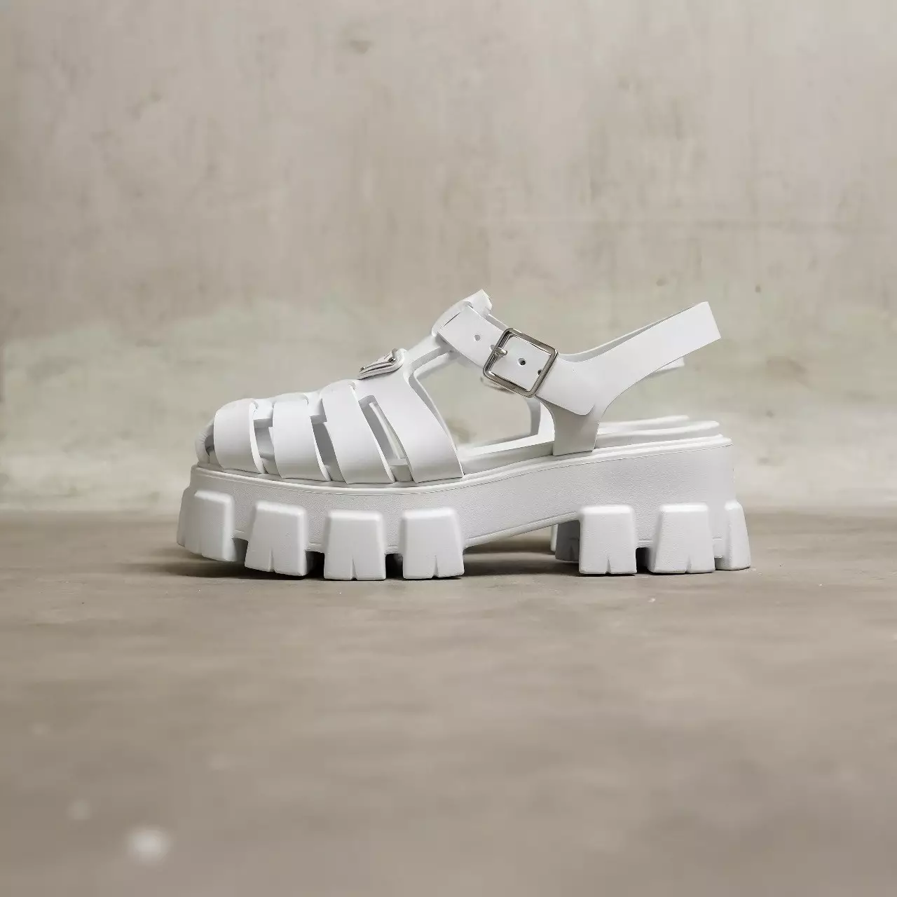 Sepatu PRADA FOAM RUBBER WHITE SNEAKER 100% ORIGINAL