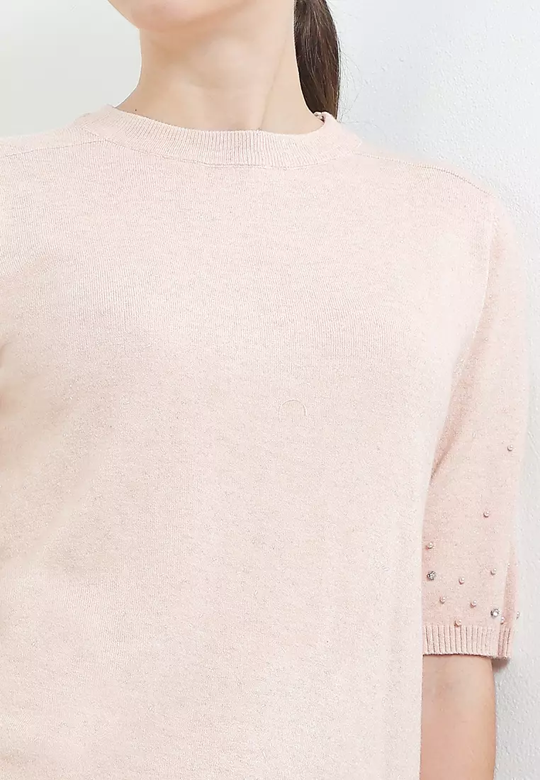Short Embellished Sleeves Knit Blouse