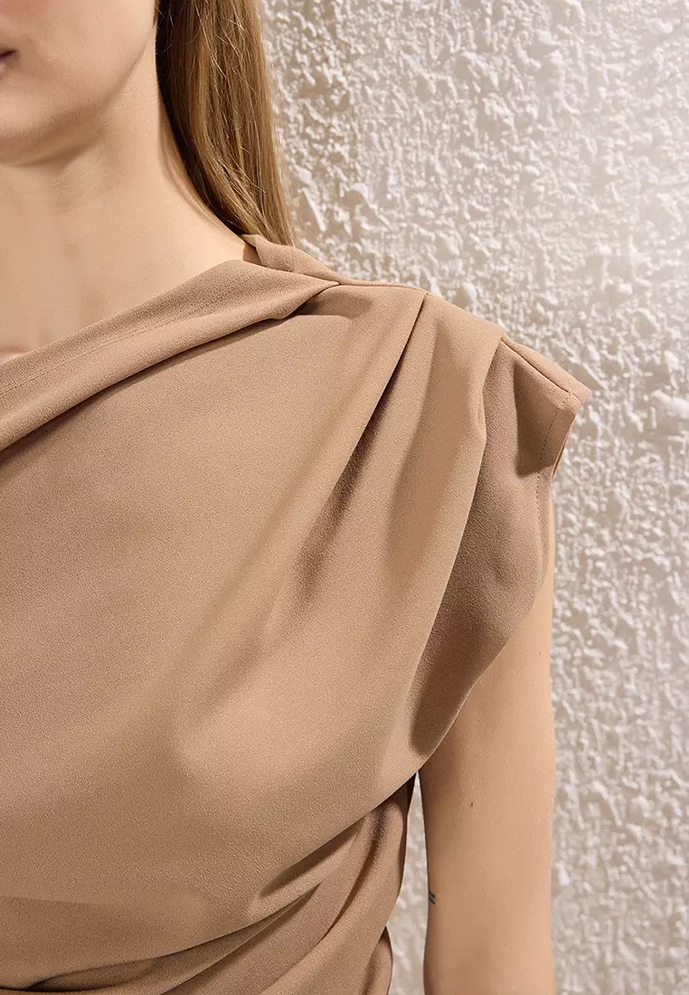 Stone Gather/Drape Detailed Flowy Asymmetric Collar Knitted Blouse TWOSS25BZ00024