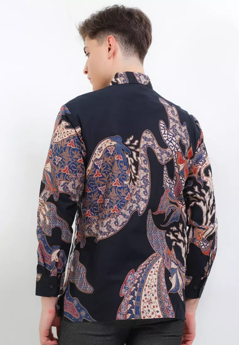 Kemeja Body Fit Batik Daun