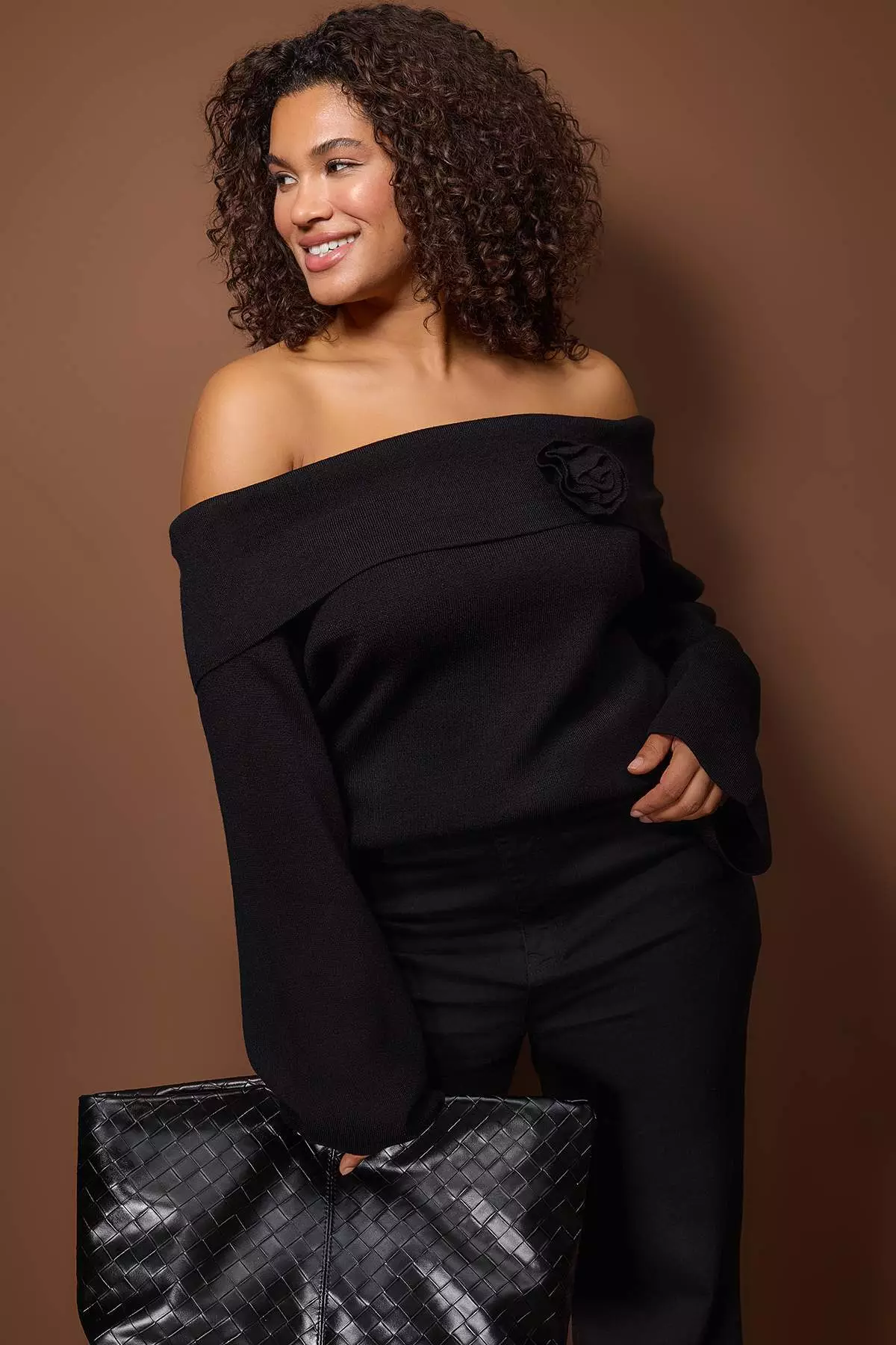 Black Carmen Collar Flower Detailed Knitwear Sweater Tbbaw26An0003