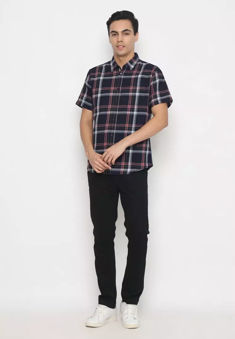 POLICE Kemeja Kotak Twill Merah Regular Fit Pria