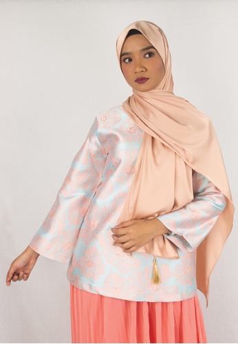 Zaryluq pink and blue Brocade Top in Sweet Pea C7BB3AAC41F242GS_1