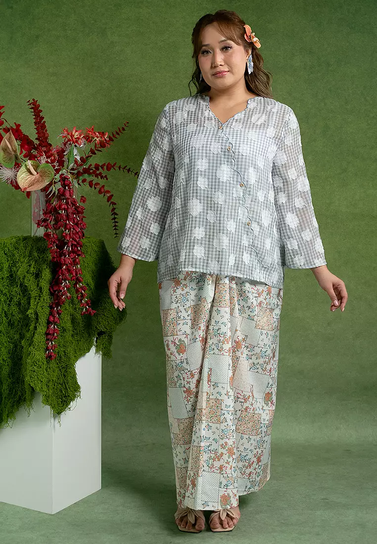 Dariyah Plus Size Kurung Pareo Set
