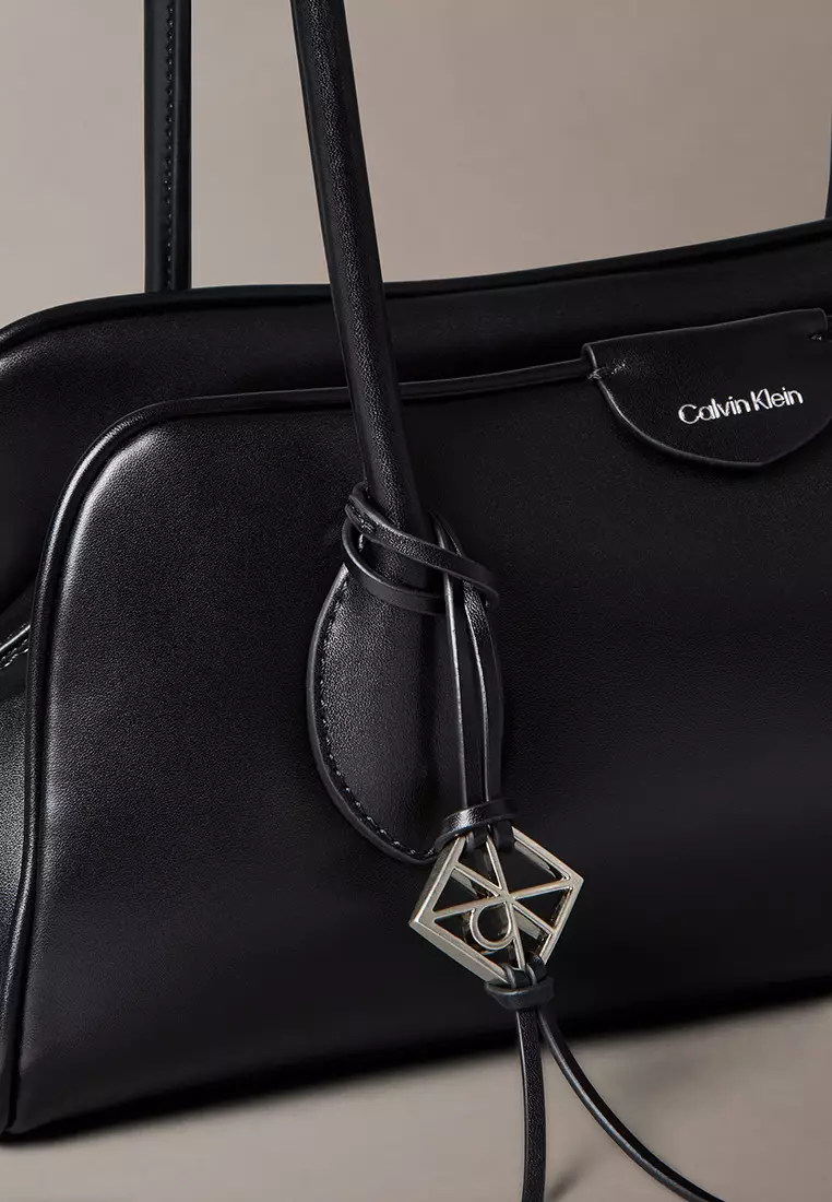 Trio Compartment 肩背包 - Calvin Klein Accessories