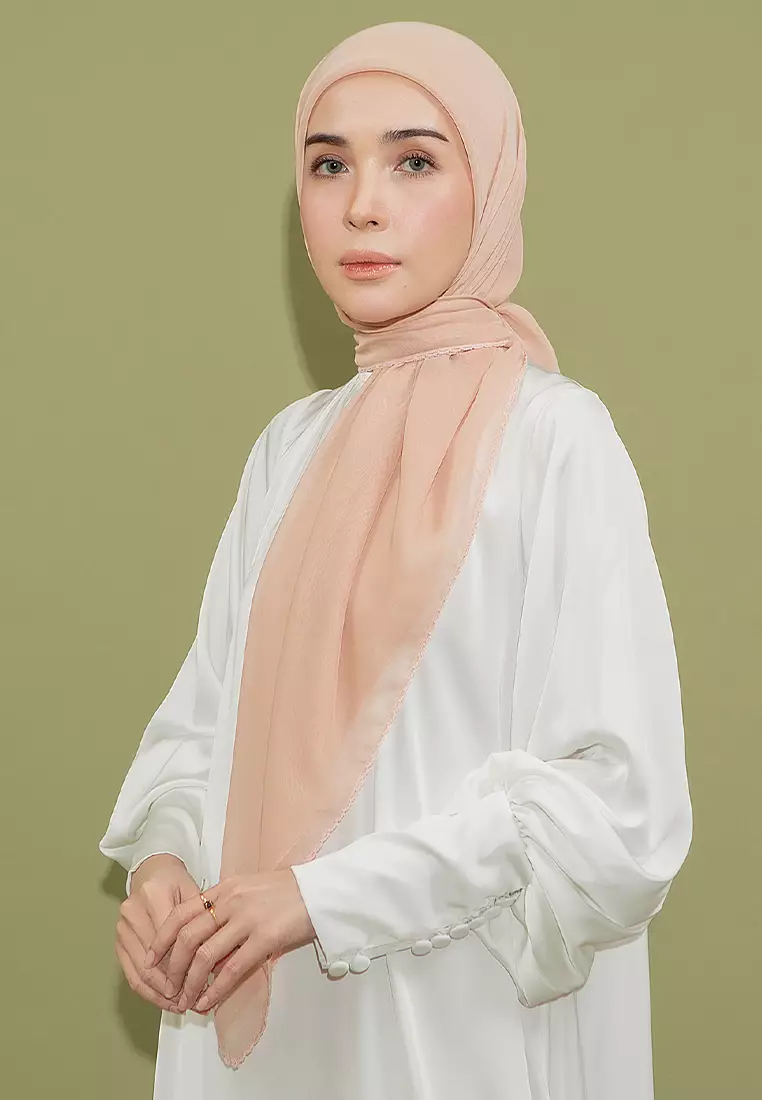 Paris Embroidery Signature Square (Lozy X Hamidah) Creamy