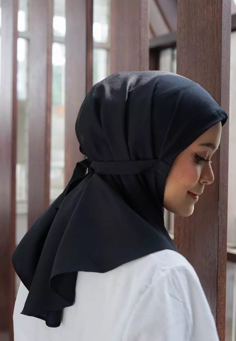 Bergo Azzura Embroidery Black