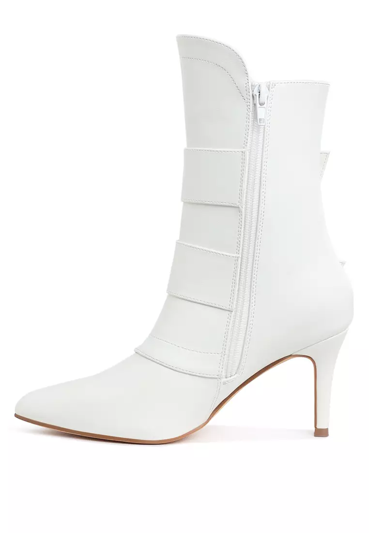 Sepatu bot bertali gesper tebal warna putih