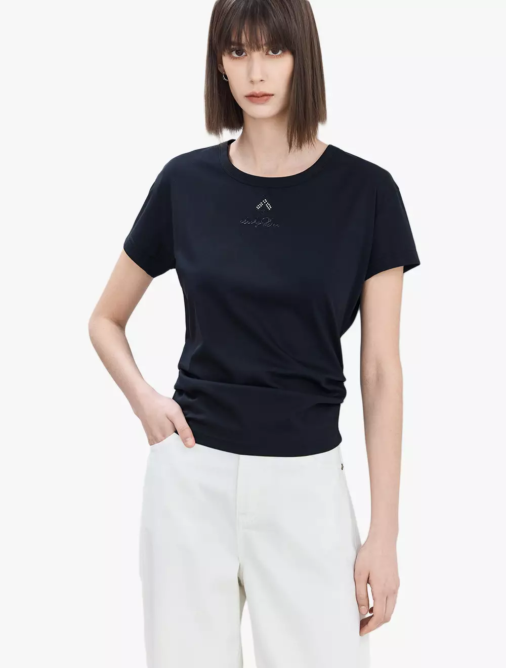 LILY Slim Fit Versatile Small U-Neck Fashionable Short Sleeved T-Shirt - Black