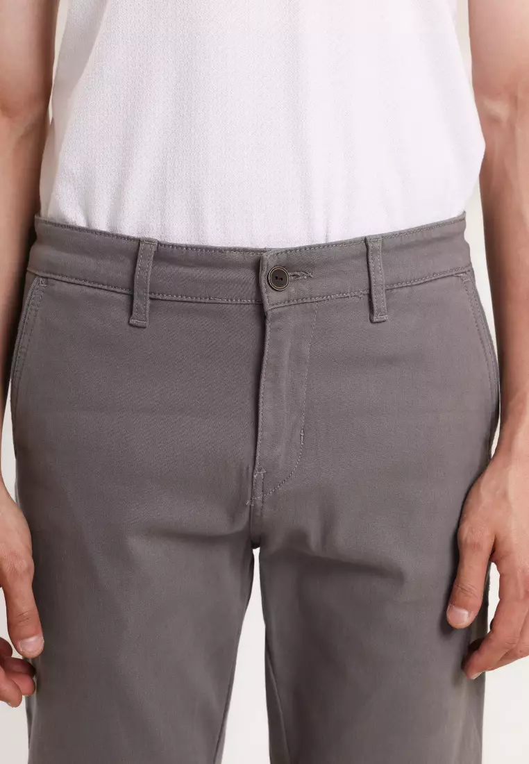 Used 1968 - 565 Celana Panjang Chinos Pria Regular Fit