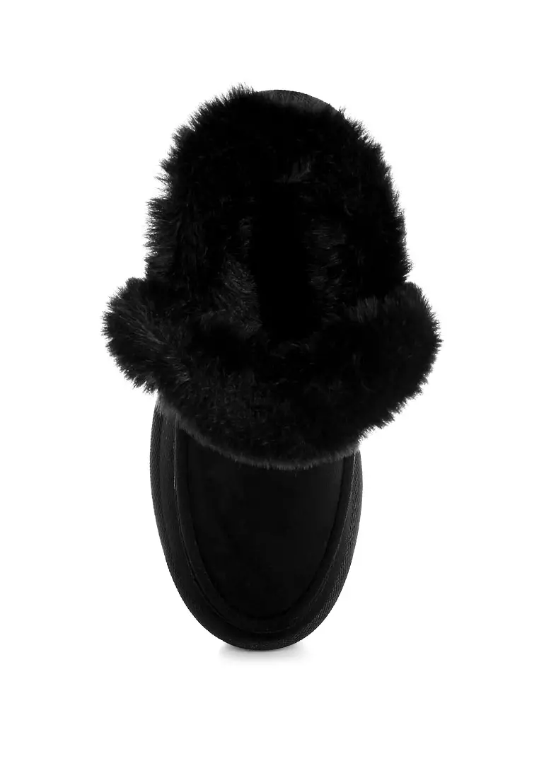 Pin Buckle Detail Snow Boots in Black