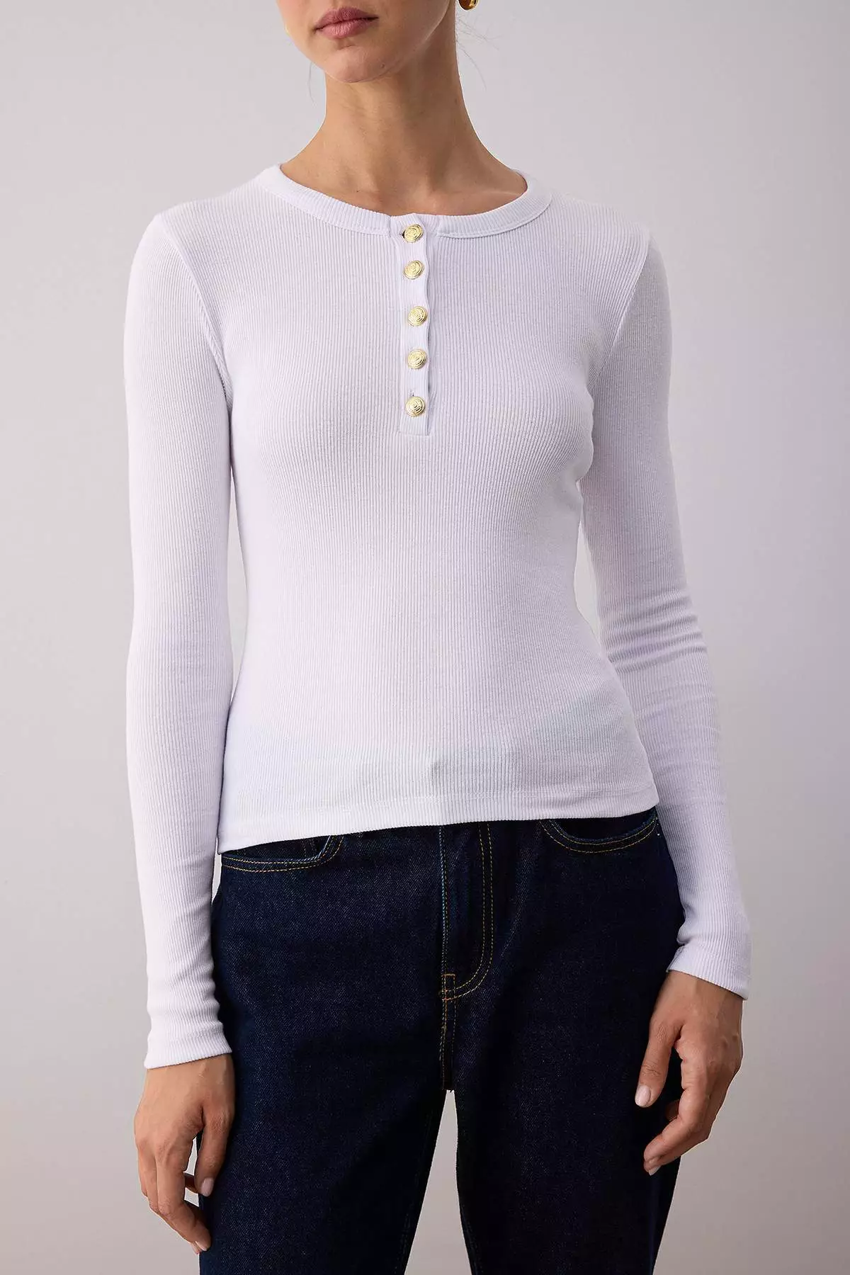 White Crew Neck Buttoned Fitted/Fits The Body Flexible Ribbed Knitted Blouse
