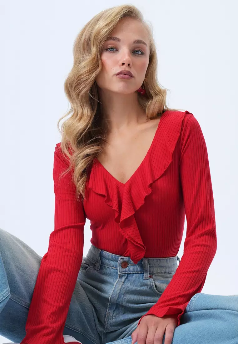 Front Ruffle Knitted Blouse