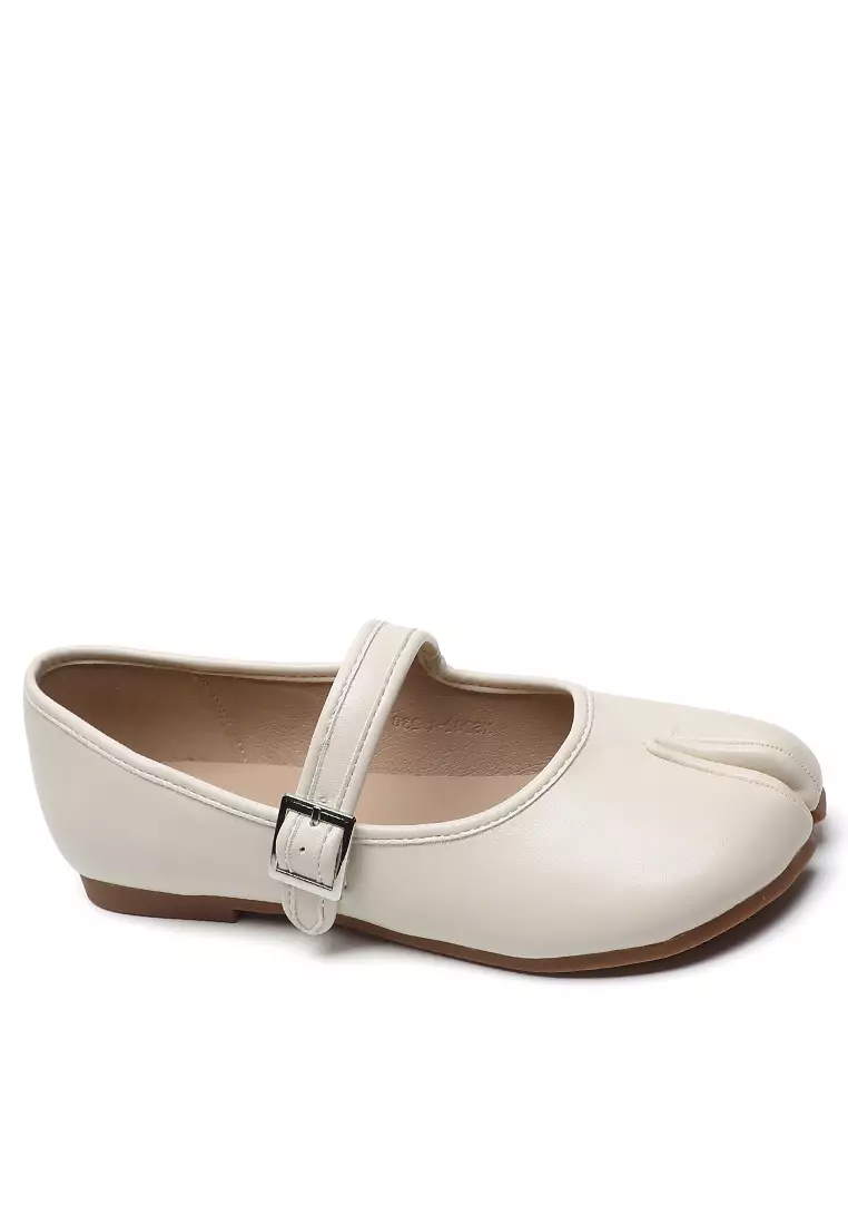 Discount on Twenty Eight Shoes  shoes - SKU: Split Toe Mary Jane Shoes WW202-1
