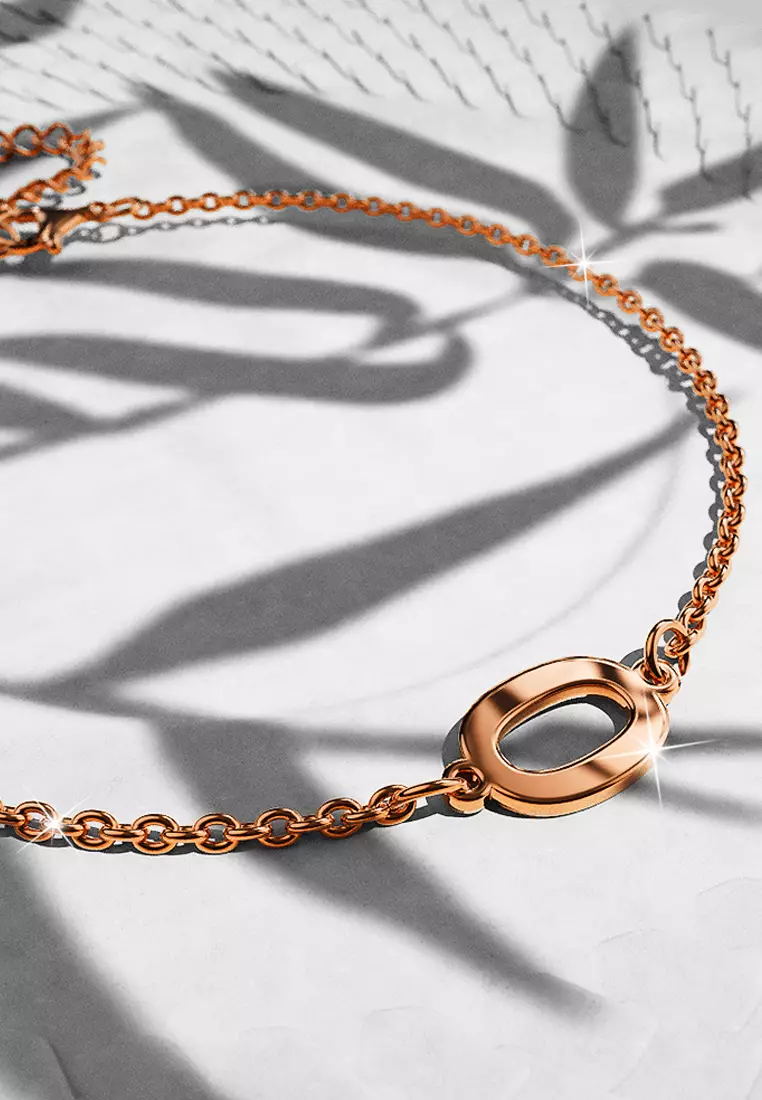 Bold Alphabet Letter Initial Charm Bracelet in Rose Gold Tone - O