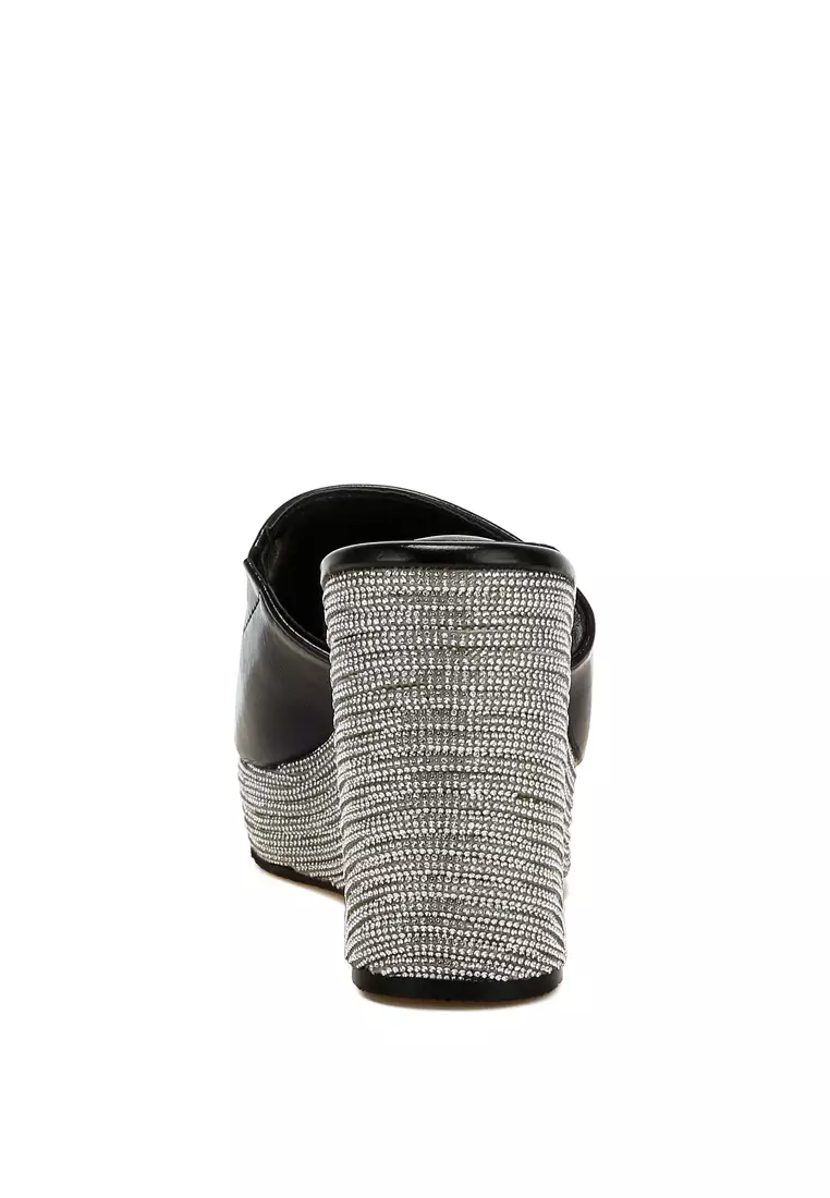 Wedge Heel Peep Toe Sandals in Black