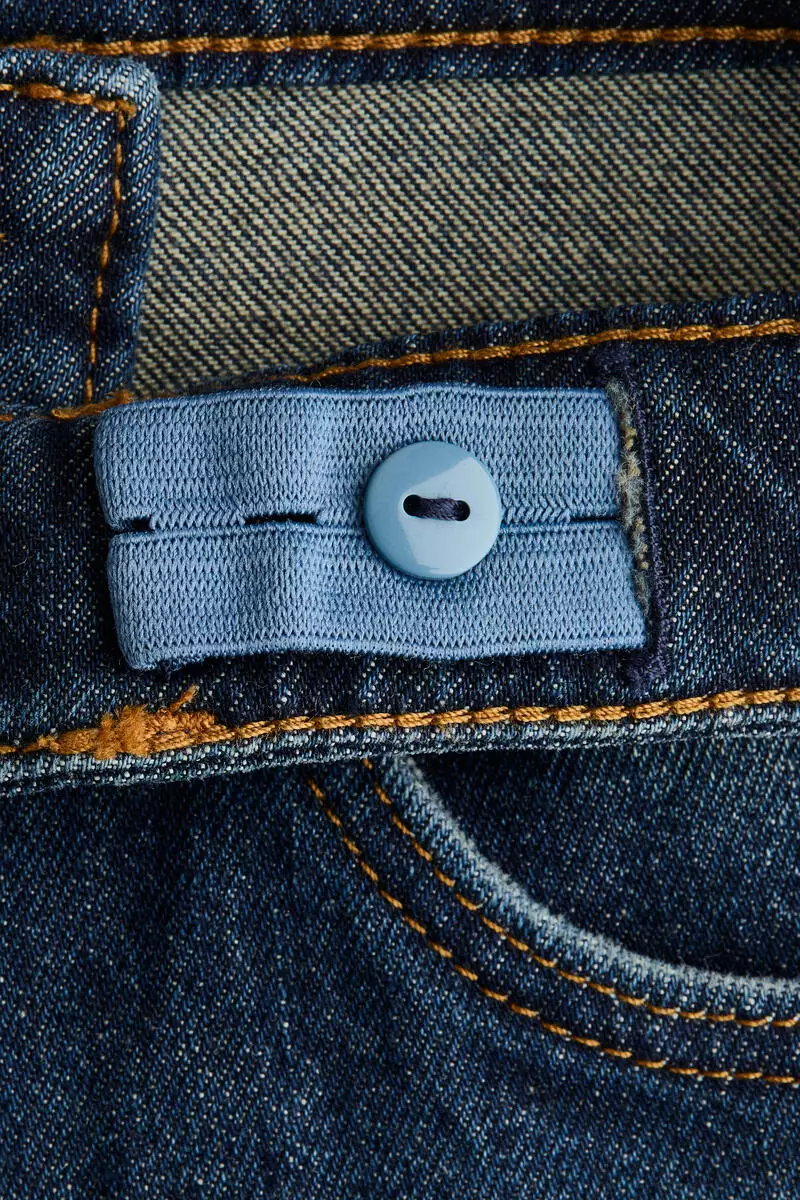 Relaxed Tapered Fit Jeans