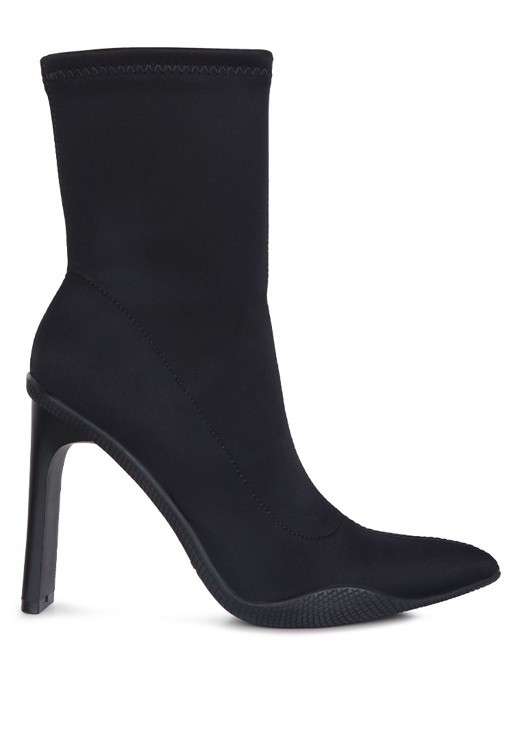 Pointed Heel Ankle Boots in Black