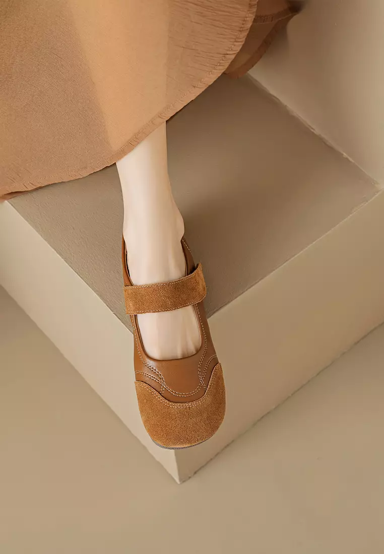 Comfortable Velcro Mary Jane Shoes WW612-2