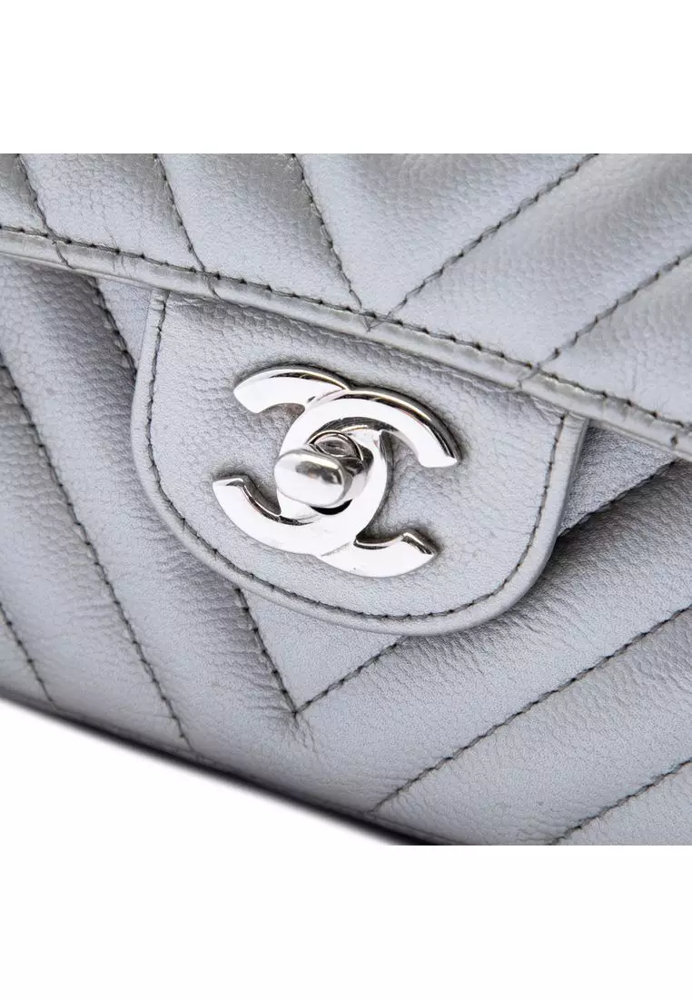 Pre-Loved Chanel Medium Classic Chevron Metallic Caviar Double Flap