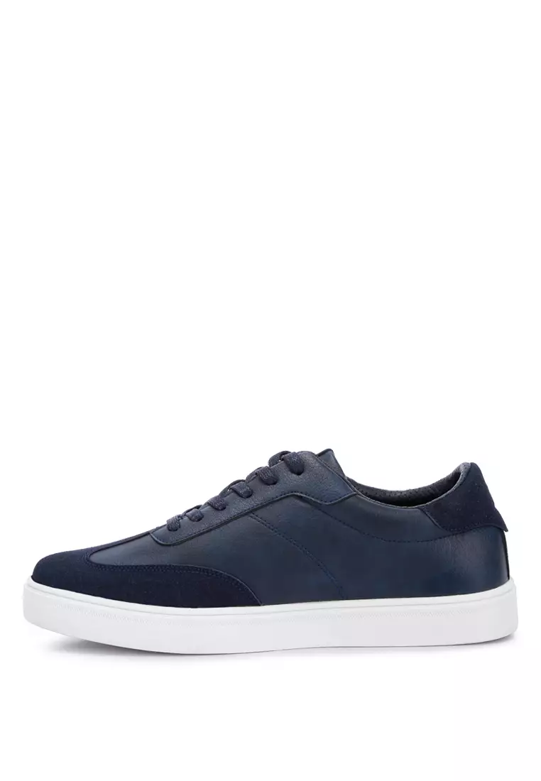Contrasting Sole Men's Sneakers in Navy