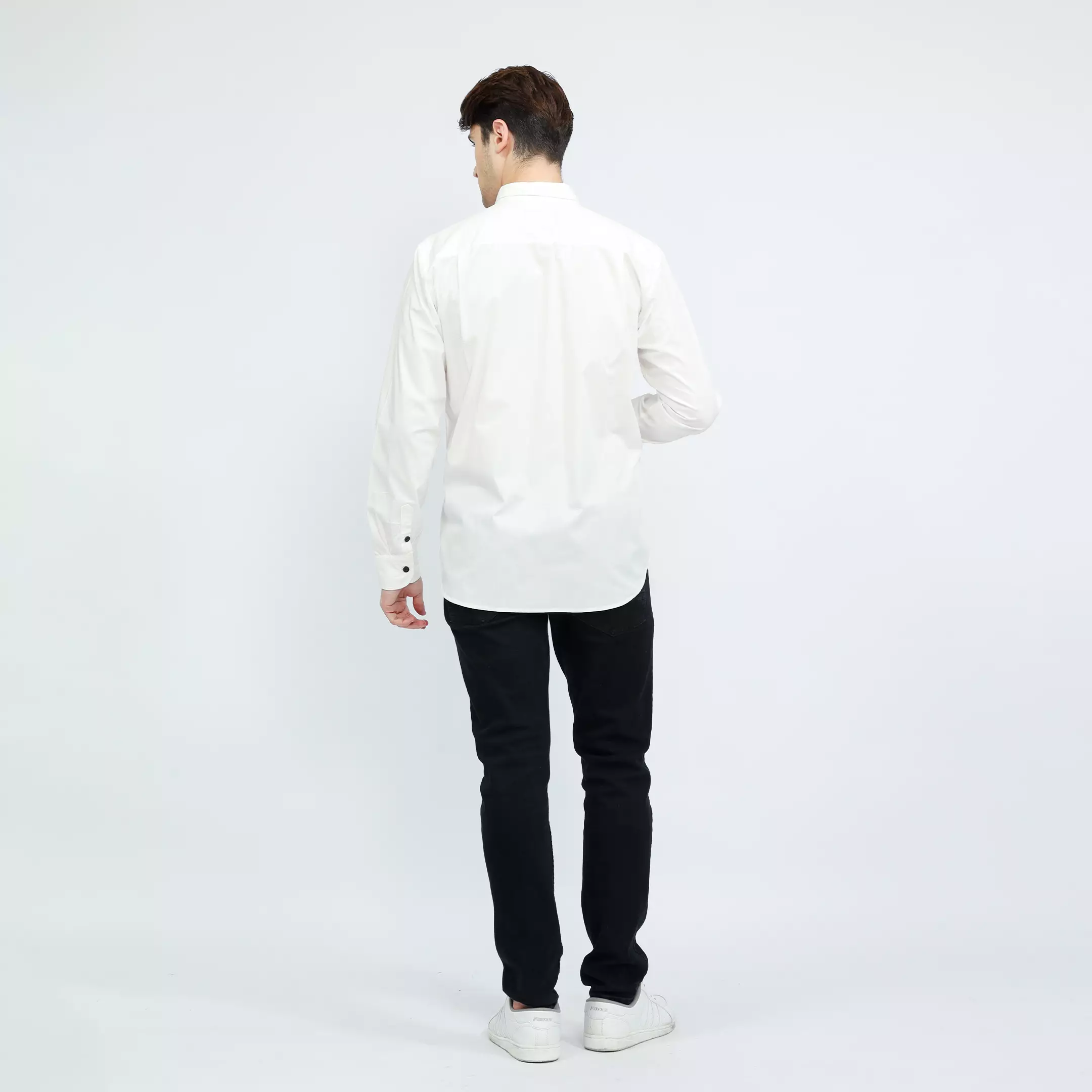 Worn Cortans White Kemeja Panjang Polos