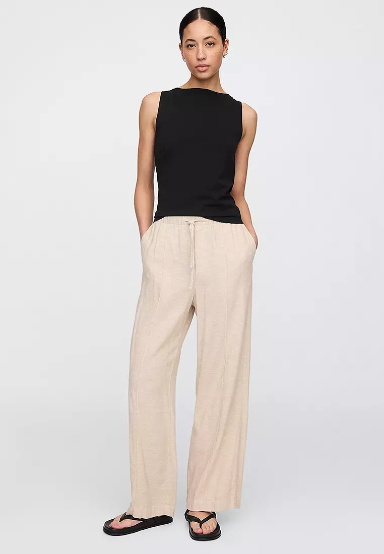 Sleeveless Boat Neck Tank Top