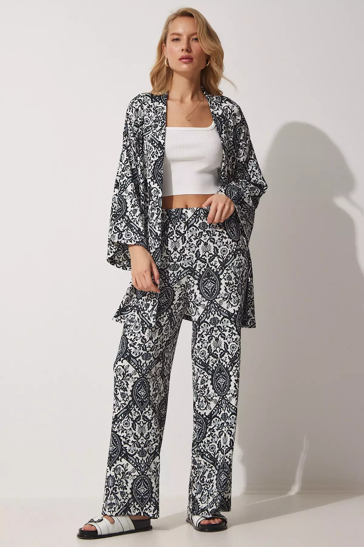 Patterned Summer Kimono With Pants and Knitted Suit