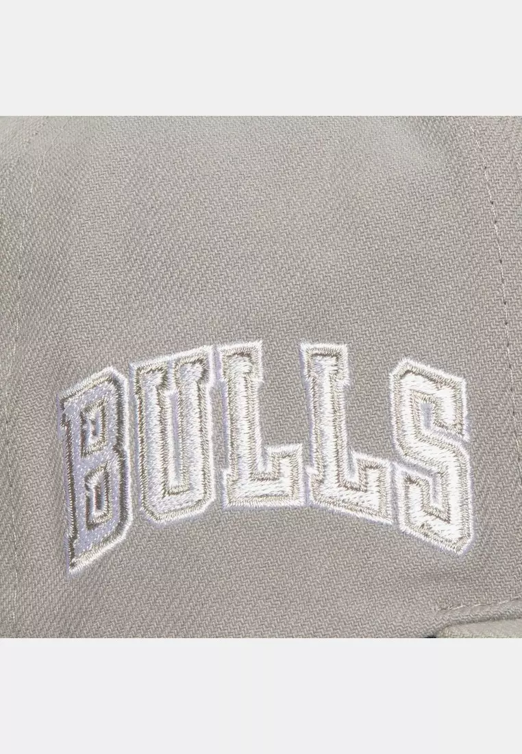 Chicago Bulls Evergreen Grey White Snapback Cap