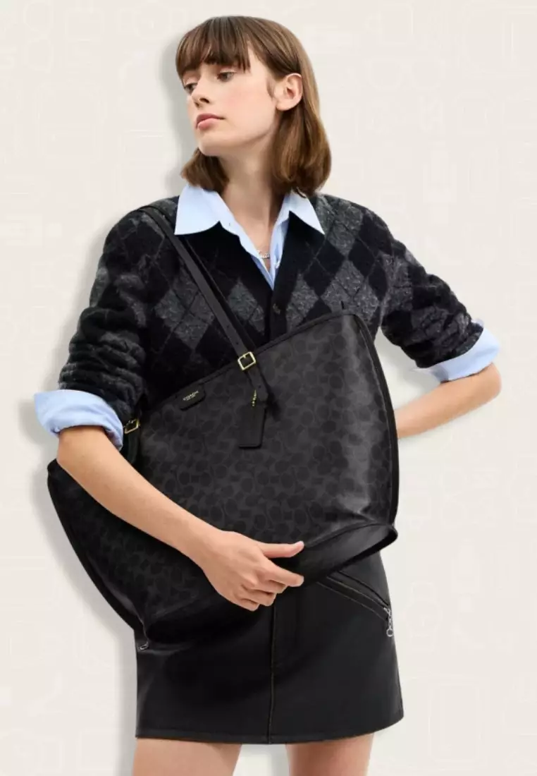 Coach Taxi Tote Bag In Signature Canvas Black