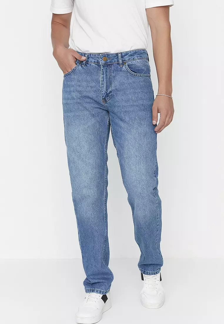 Casual fit jeans on sale