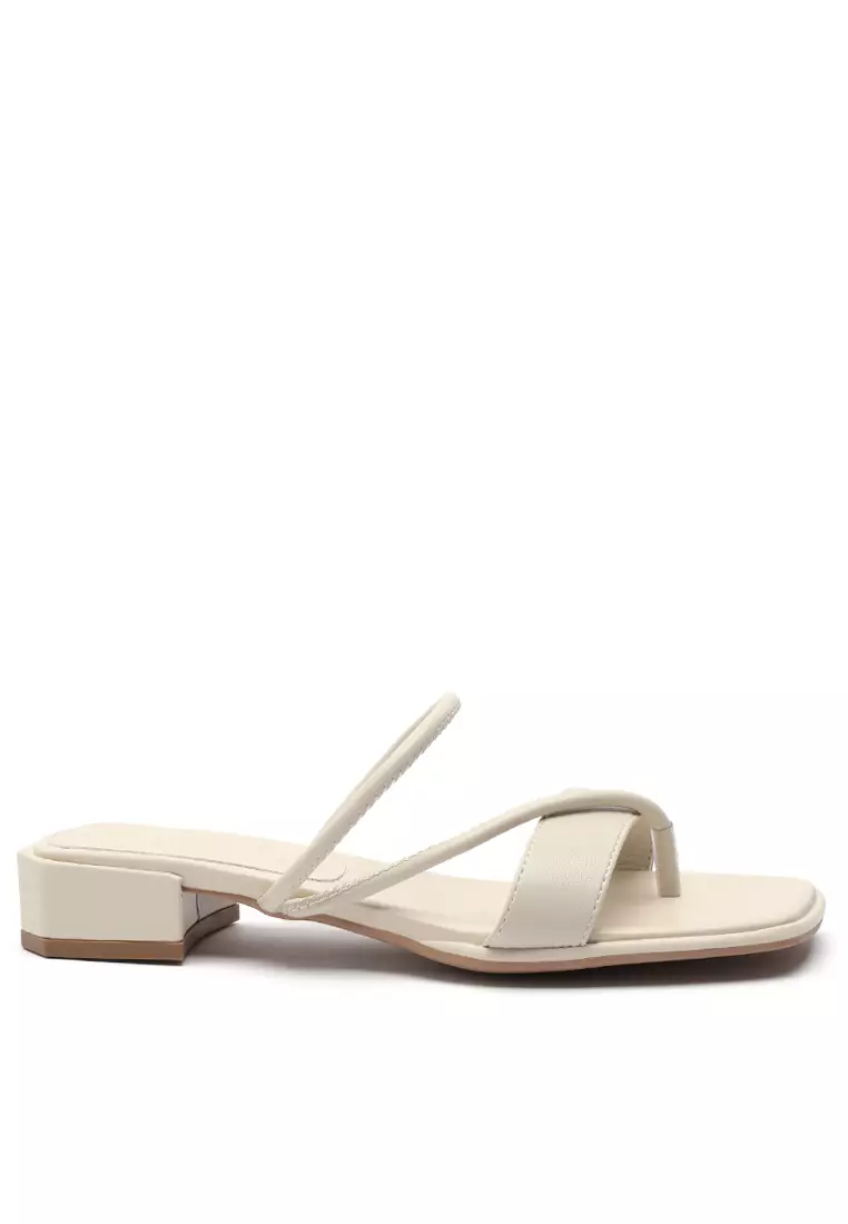 Discount on Twenty Eight Shoes  shoes - SKU: 3.5cm Strap Mid Heel Toe Sandal 221-3