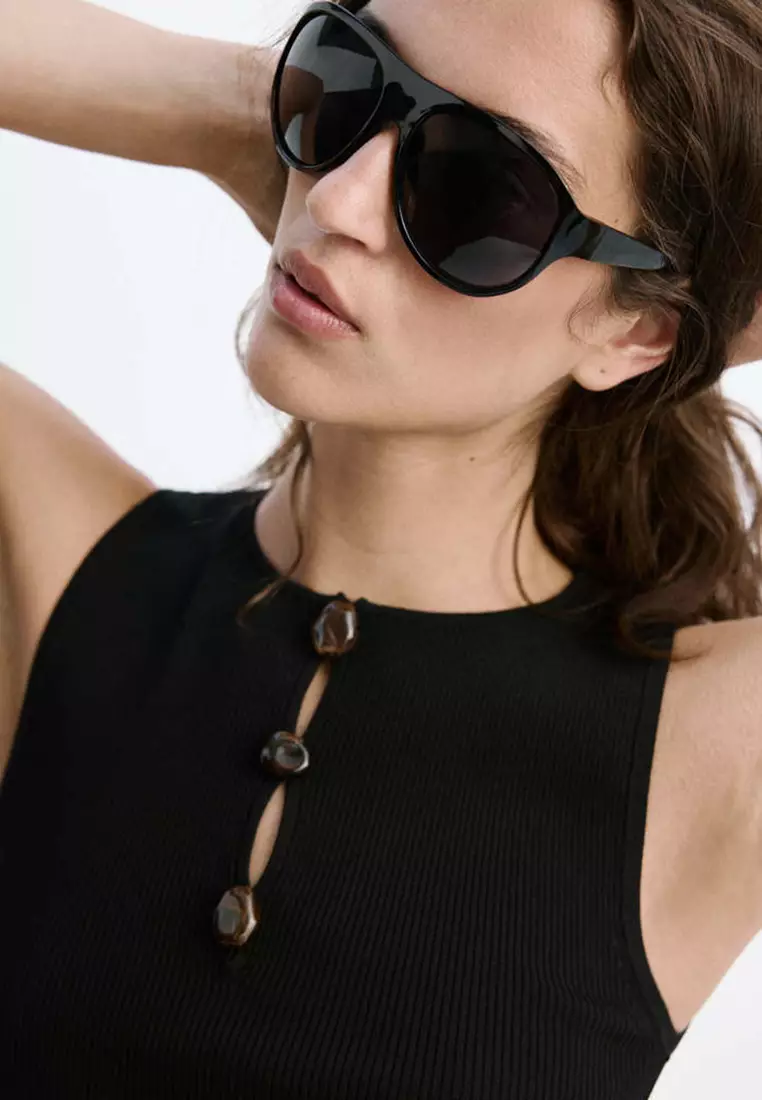 Ribbed Top With Beads