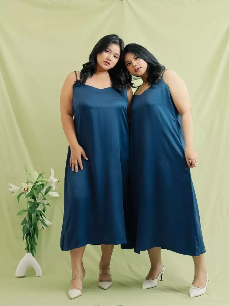 Xtramiles Ladies  soie dress navy