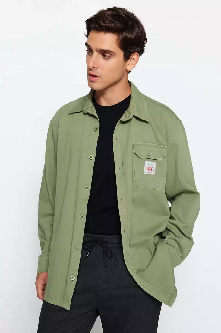 Khaki Men's Relaxed Fit Tag Detail Single Pocket Shirt.