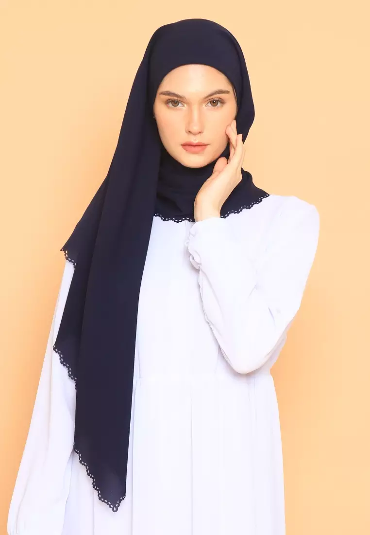 Hijab Segi Empat Lasercut Curly Navy