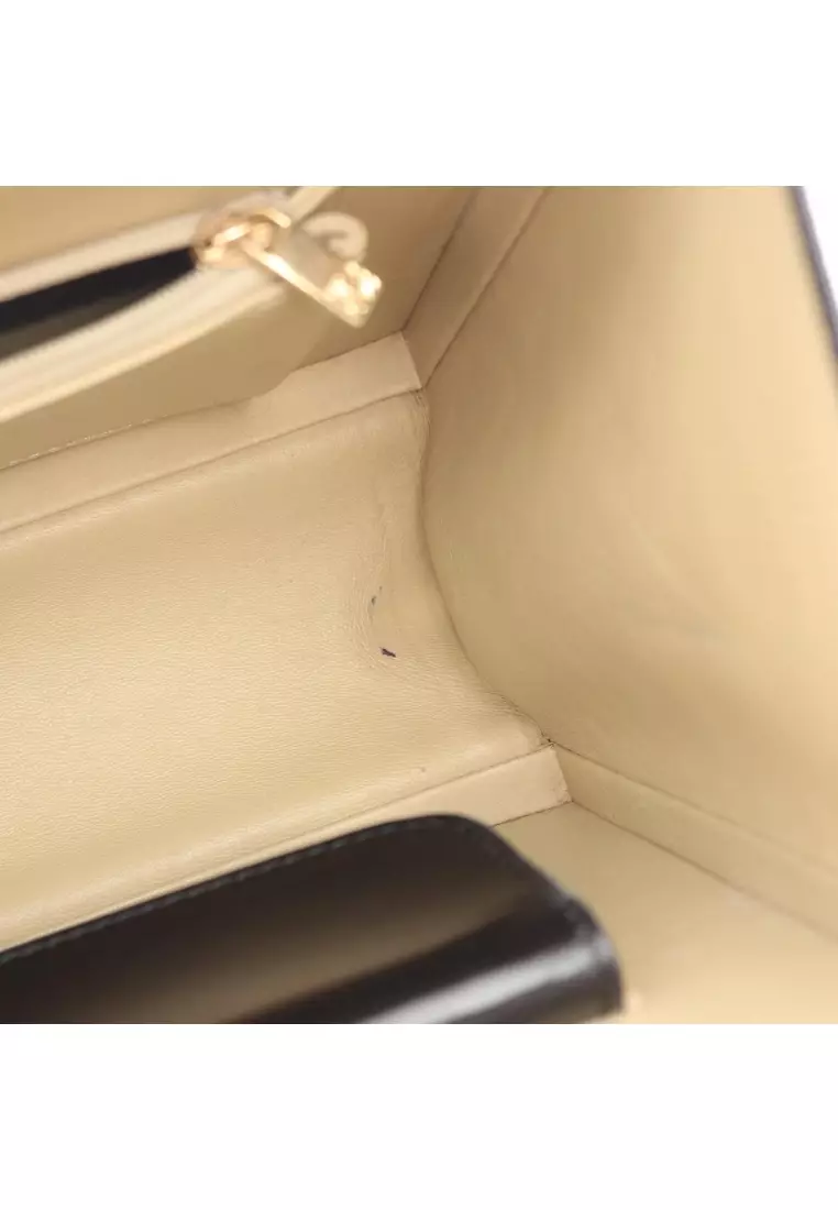 Pre-Loved LOEWE Handbag Embossed logo leather black