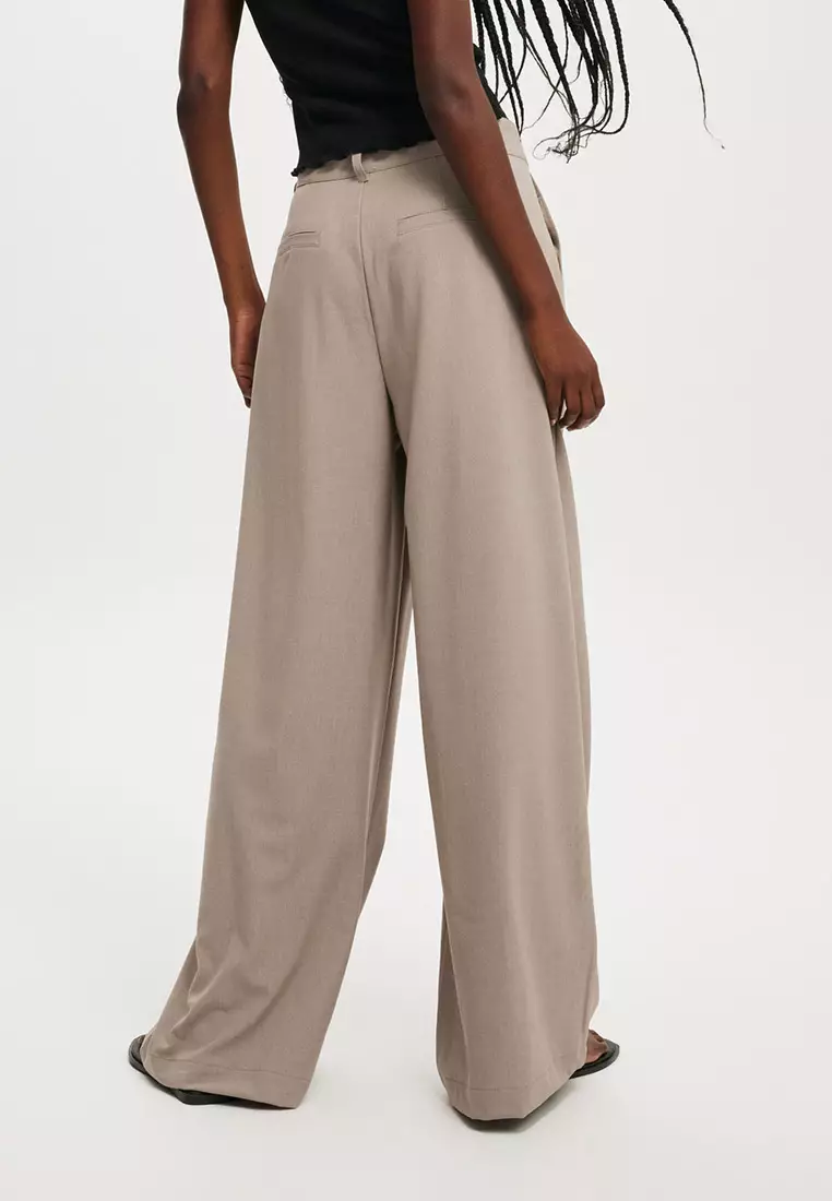 Izzy Pleated Suiting Pants