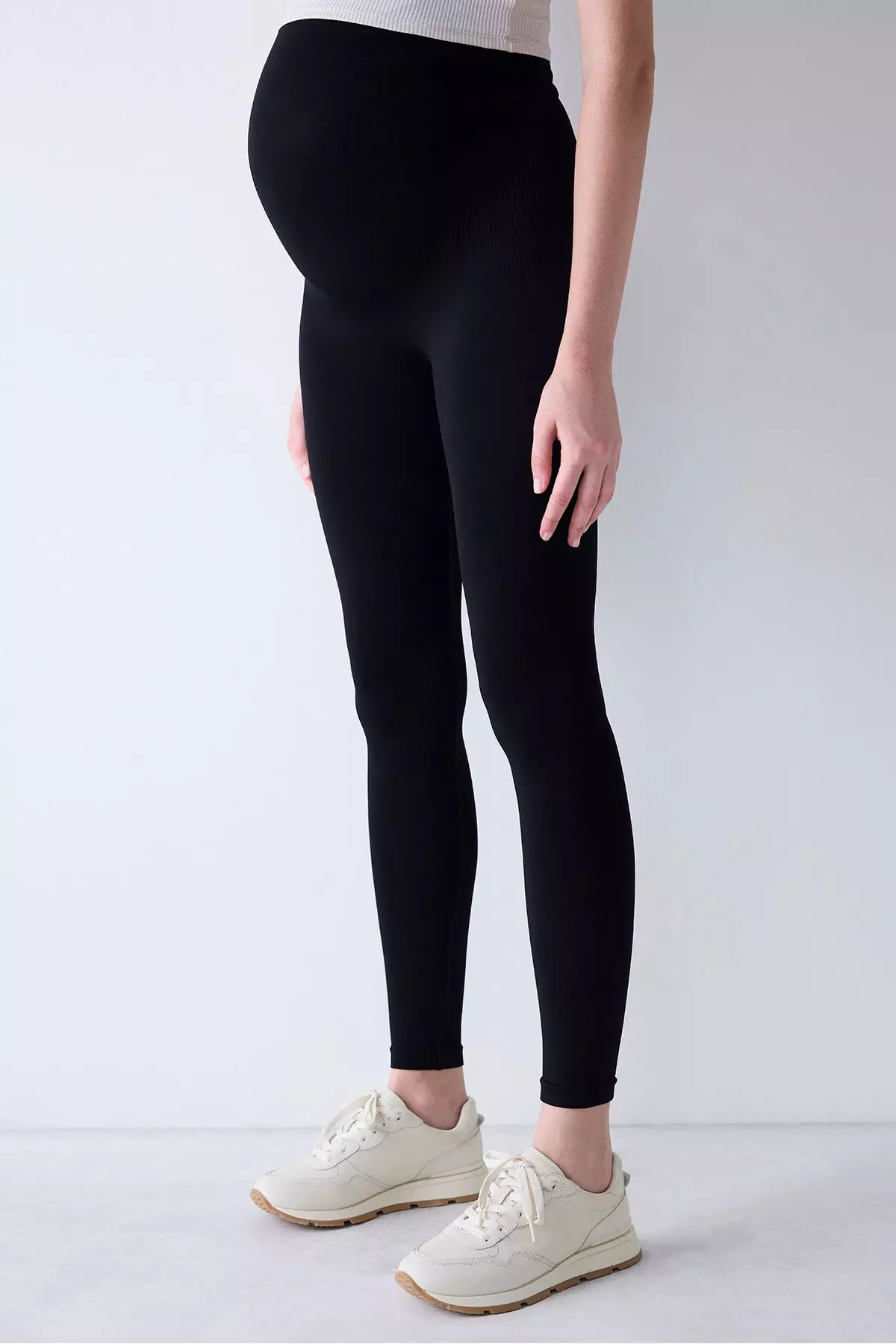 Seamless Black Maternity Leggings