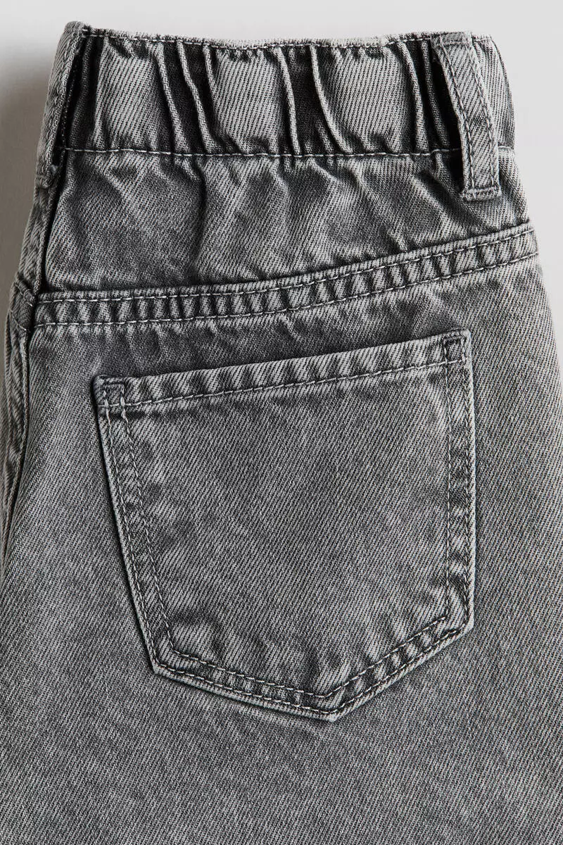 Loose Fit Barrel Jeans