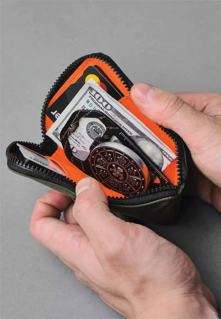 Alpaka Zip Card Pouch - Axoflux Green