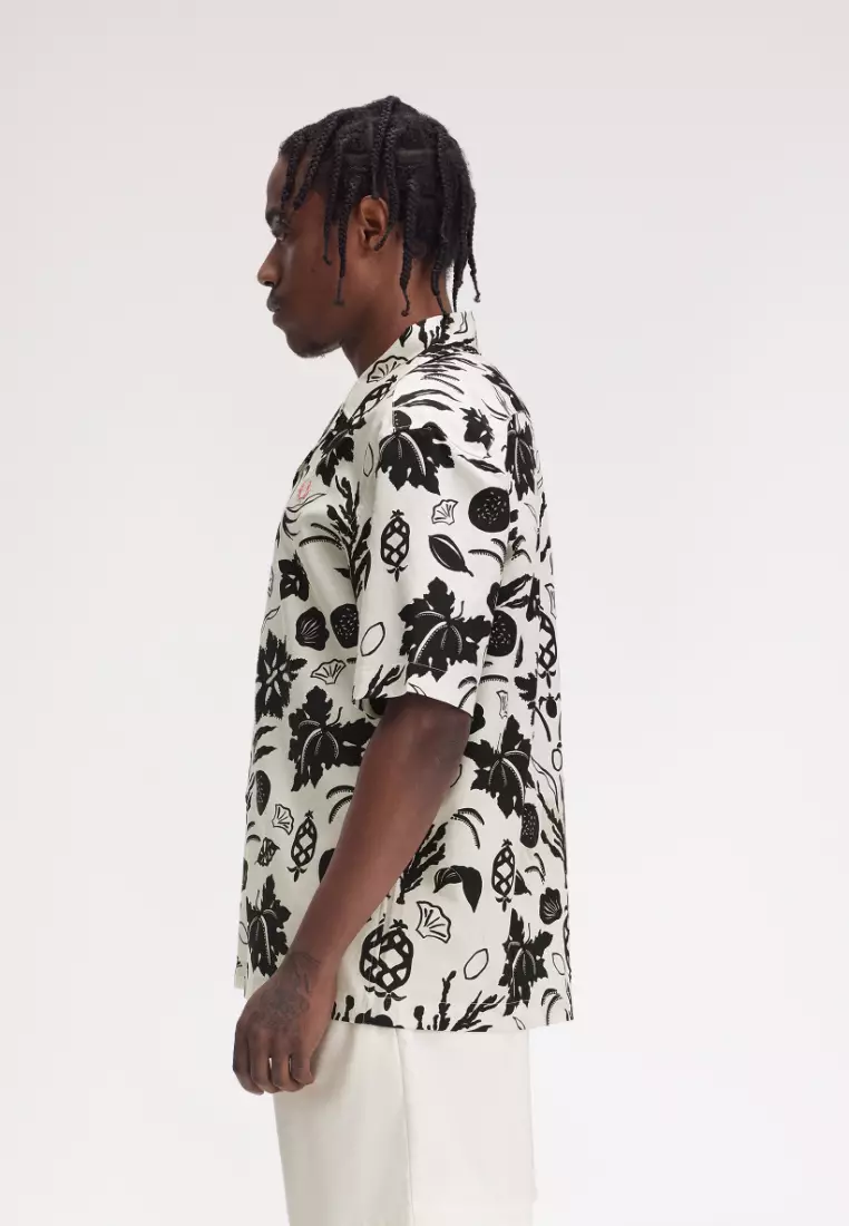 Fred Perry M9900 Botanical Print Revere Collar (Light Ecru)