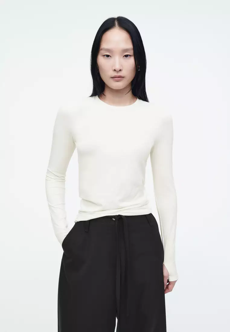 SLIM LIGHTWEIGHT LONG-SLEEVED TOP