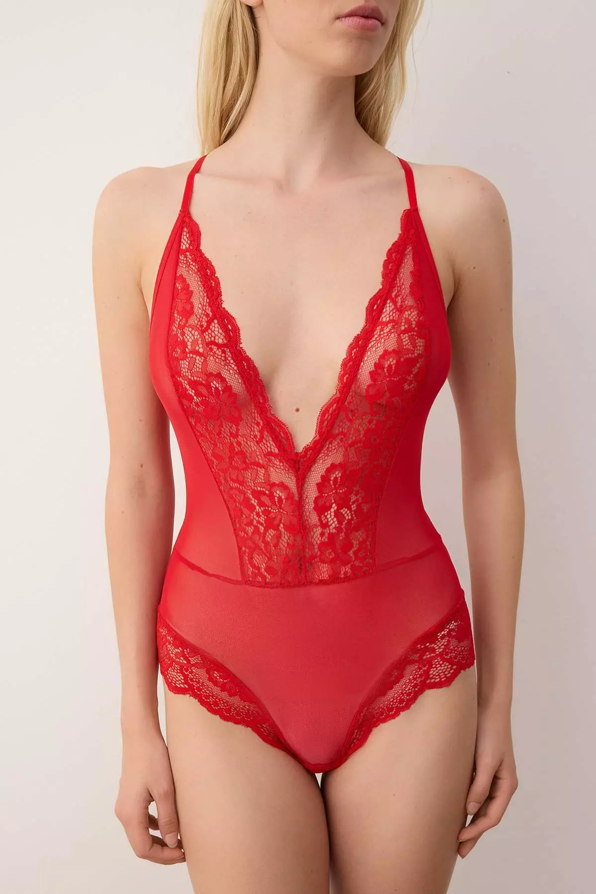 Red Tulle Lace Detailed Uncovered Knitted Bodysuit