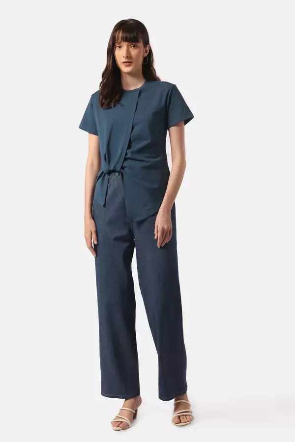 Minimal x Devina Putri - Clover - Double Jersey Twisted Tshirt - Navy Warna Navy