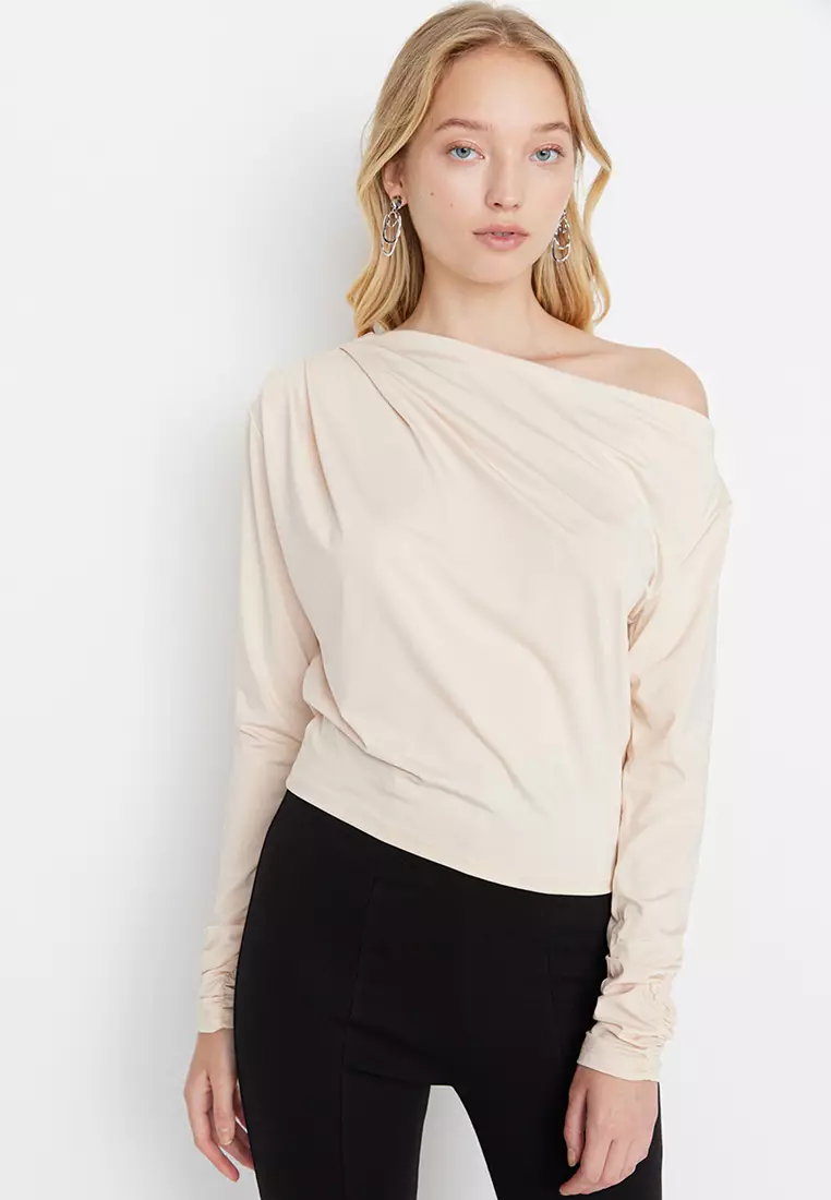 Asymmetrical Flowy Knitted Blouse