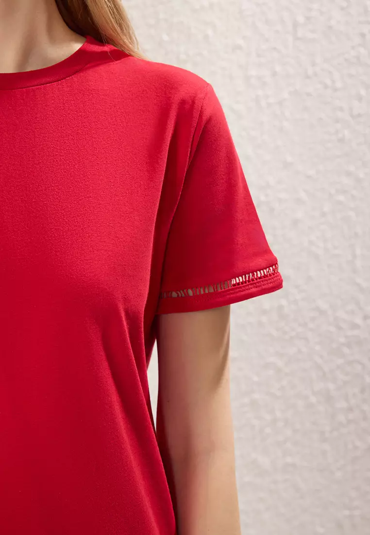 Red Embroidery Detail Basic Crew Neck Knitted T-Shirt
