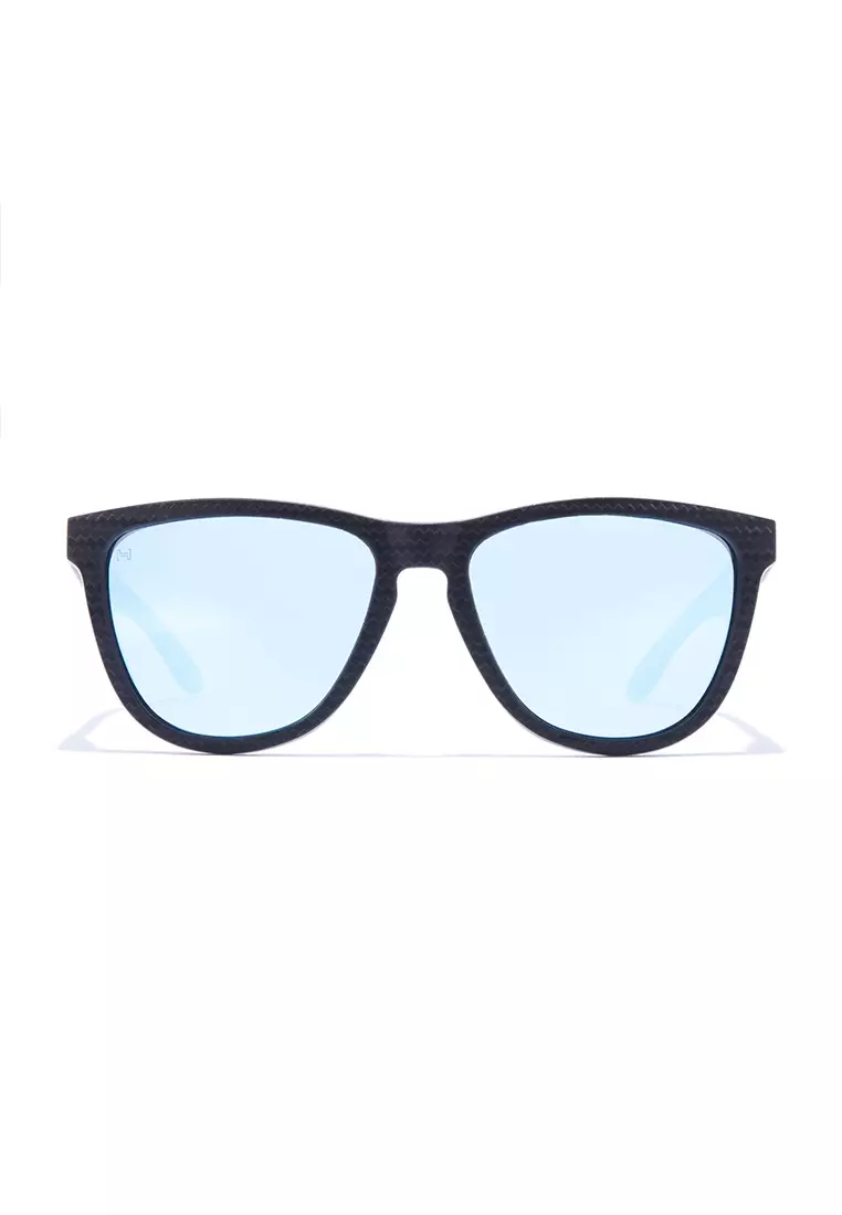 HAWKERS POLARIZED Blue Chrome ONE CARBONO RAW. Sunglasses for Men and Women, Unisex. UV400 protection. Official product designed and made in Spain. HONR21NSTP