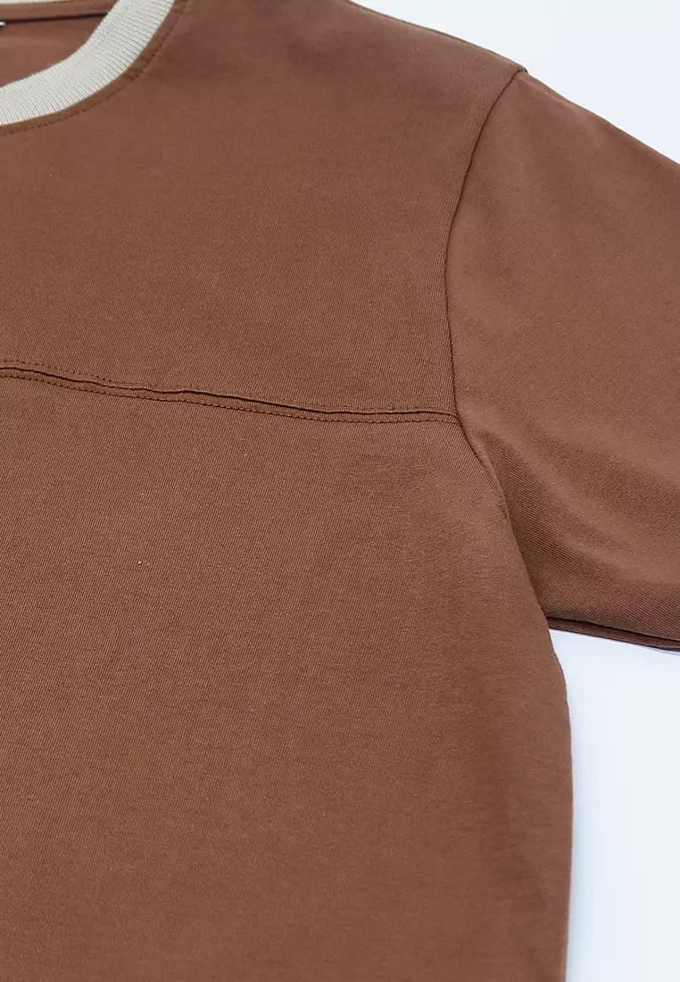 Men's Basic Round Neck Ringer T-Shirt with Cut and Sew Detail