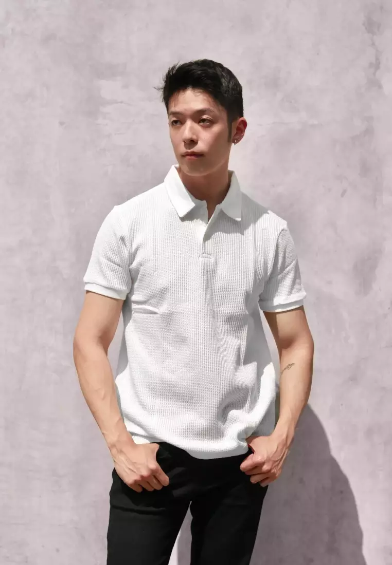 Kale Wale White / Kaos Rajut Pria Lengan Pendek